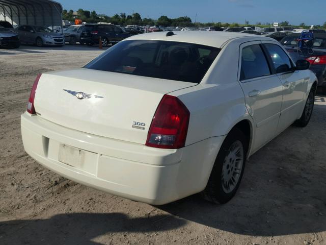 2C3KA43R56H225269 - 2006 CHRYSLER 300 TAN photo 4