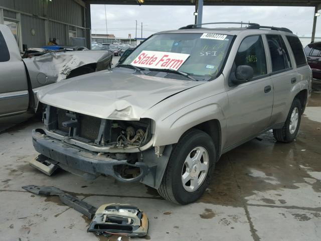 1GNDS13S222377572 - 2002 CHEVROLET TRAILBLAZE GRAY photo 2