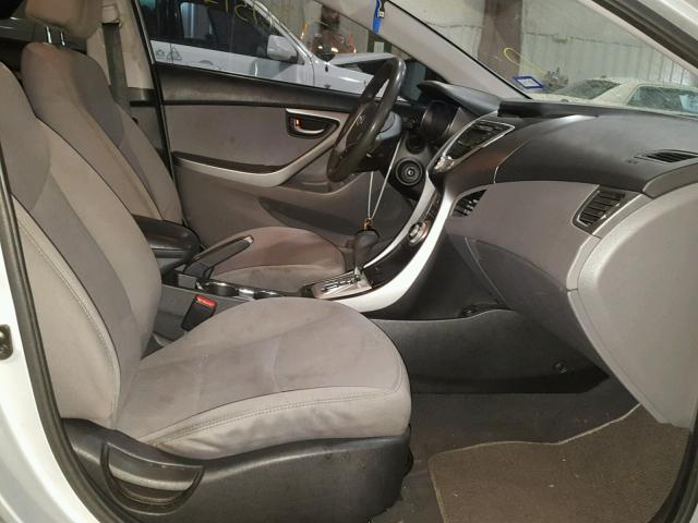 5NPDH4AE5CH138393 - 2012 HYUNDAI ELANTRA GL SILVER photo 5