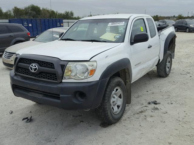 5TFTX4GN0BX002942 - 2011 TOYOTA TACOMA PRE WHITE photo 2