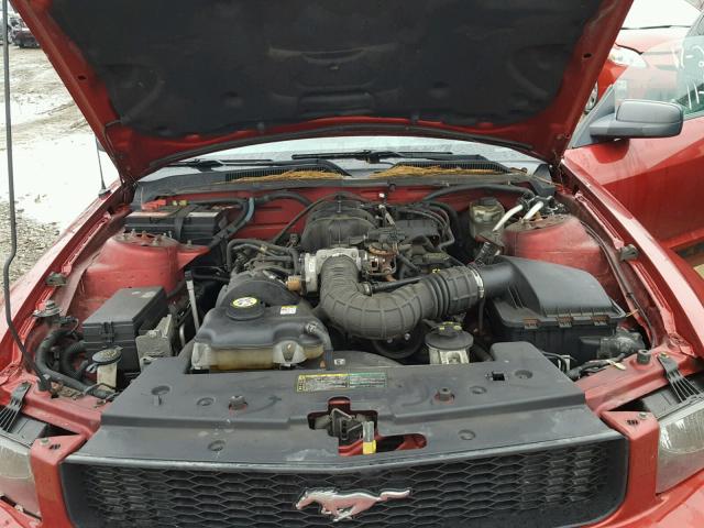 1ZVFT80N155238927 - 2005 FORD MUSTANG RED photo 7