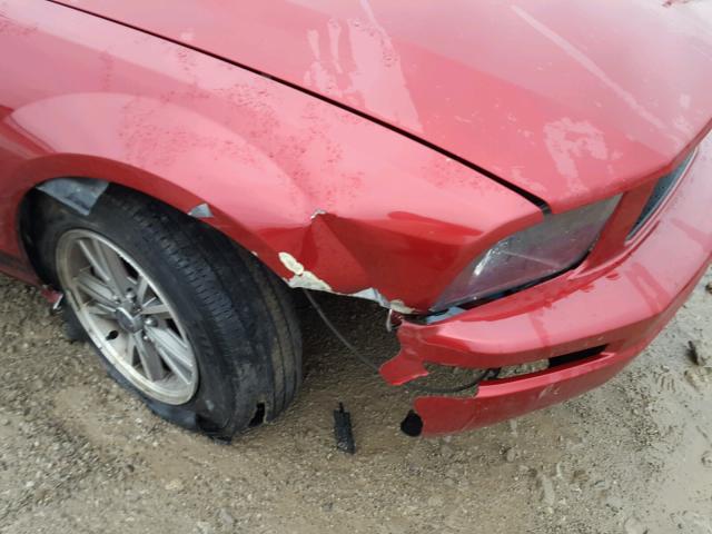 1ZVFT80N155238927 - 2005 FORD MUSTANG RED photo 9