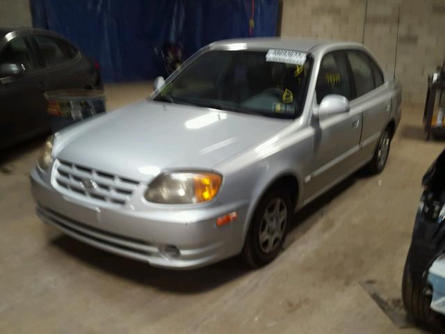 KMHCG45C44U552999 - 2004 HYUNDAI ACCENT GL SILVER photo 2