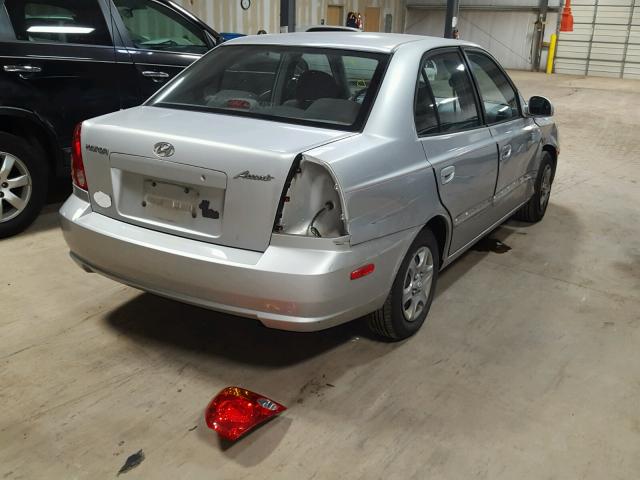 KMHCG45C44U552999 - 2004 HYUNDAI ACCENT GL SILVER photo 4