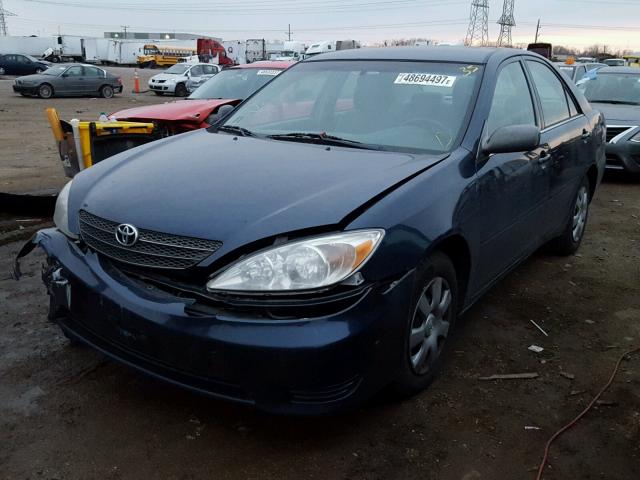 4T1BE32K04U347252 - 2004 TOYOTA CAMRY LE BLUE photo 2