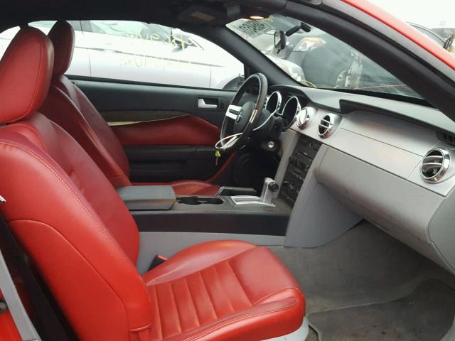 1ZVFT84N255185911 - 2005 FORD MUSTANG RED photo 5