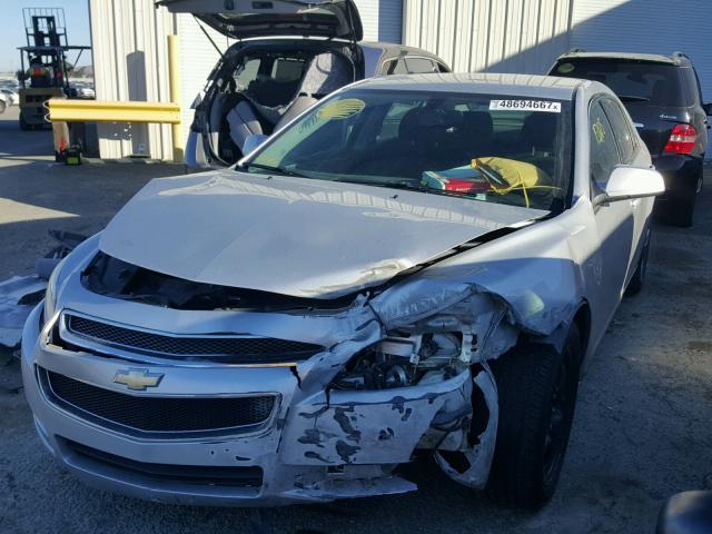 1G1ZC5EB6AF116381 - 2010 CHEVROLET MALIBU 1LT 银色 照片 2