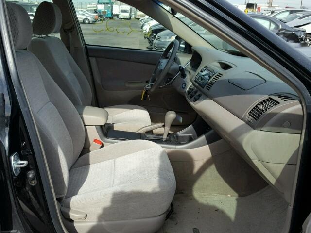 4T1BF32K44U068898 - 2004 TOYOTA CAMRY LE შავი ფოტო 5