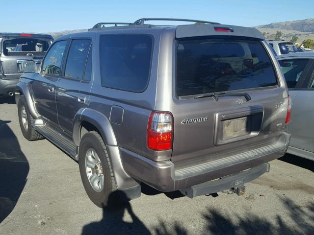 JT3GN86R520250930 - 2002 TOYOTA 4RUNNER SR SILVER photo 3