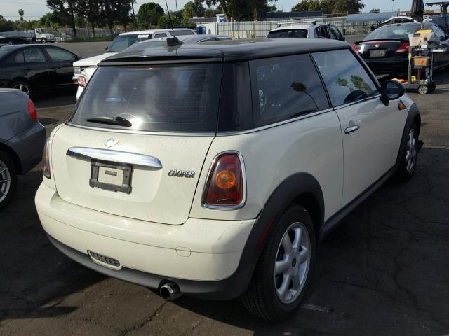 WMWMF33508TT64015 - 2008 MINI COOPER WHITE photo 4