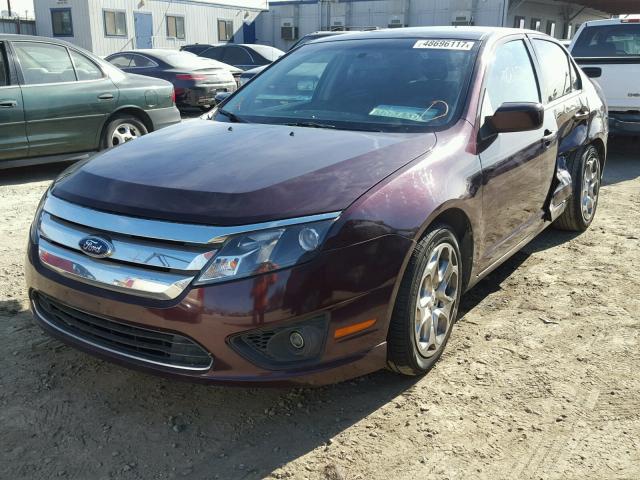 3FAHP0HA3BR179705 - 2011 FORD FUSION SE MAROON photo 2