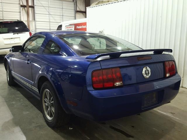 1ZVFT80NX55107818 - 2005 FORD MUSTANG BLUE photo 3