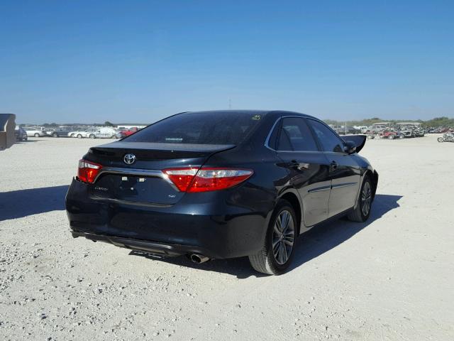 4T1BF1FK9HU433970 - 2017 TOYOTA CAMRY LE შავი ფოტო 4
