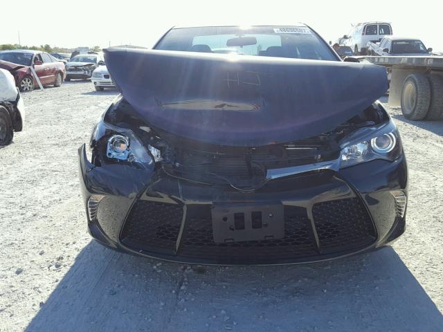 4T1BF1FK9HU433970 - 2017 TOYOTA CAMRY LE შავი ფოტო 9