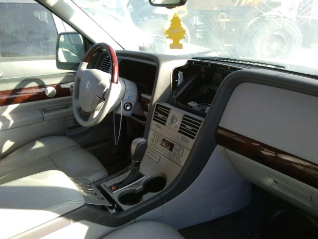 5LMEU68HX4ZJ42079 - 2004 LINCOLN AVIATOR 黑色 照片 5