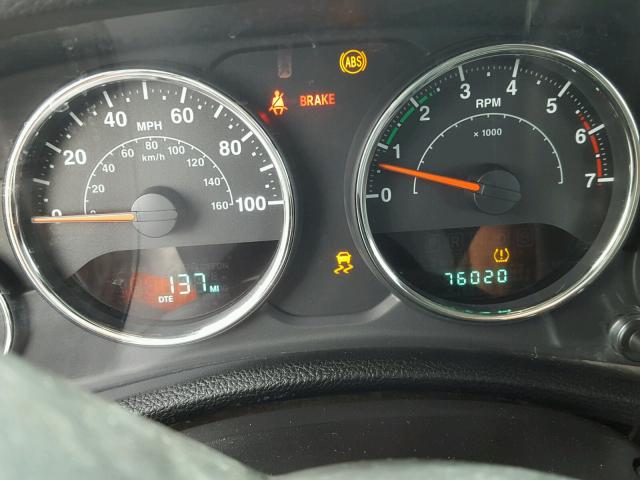 1J4BA3H17BL507770 - 2011 JEEP WRANGLER U SILVER photo 8