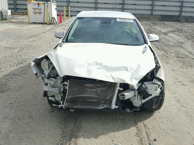 1G4PP5SK5E4167004 - 2014 BUICK VERANO WHITE photo 9