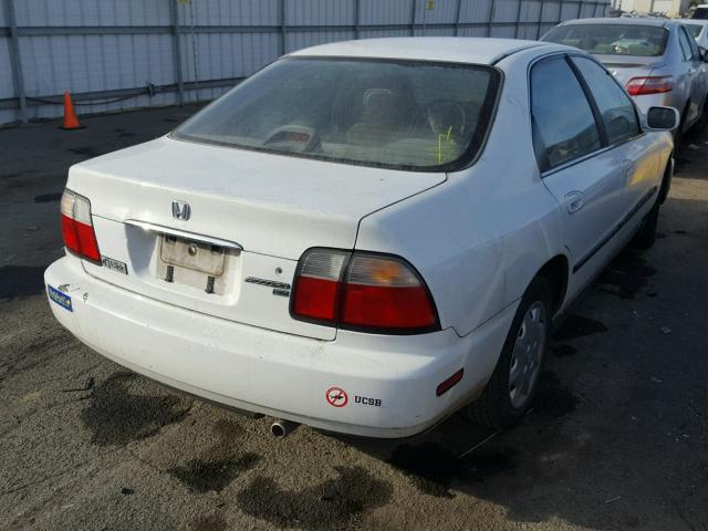 1HGCD5633TA201164 - 1996 HONDA ACCORD LX WHITE photo 4