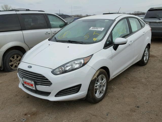 3FADP4BJ3HM143128 - 2017 FORD FIESTA SE WHITE photo 2