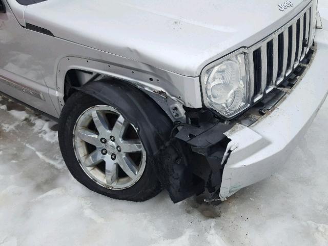 1J8GN58K48W228457 - 2008 JEEP LIBERTY LI SILVER photo 9