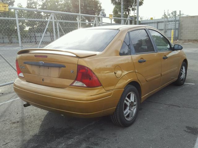 1FAFP34311W209442 - 2001 FORD FOCUS SE GOLD photo 4