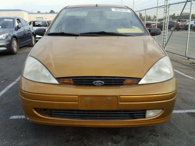 1FAFP34311W209442 - 2001 FORD FOCUS SE GOLD photo 8