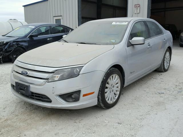 3FADP0L31AR318705 - 2010 FORD FUSION HYB GRAY photo 2