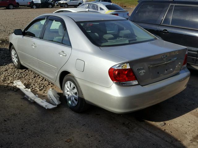 4T1BE32K25U632228 - 2005 TOYOTA CAMRY LE ვერცხლისფერი ფოტო 3