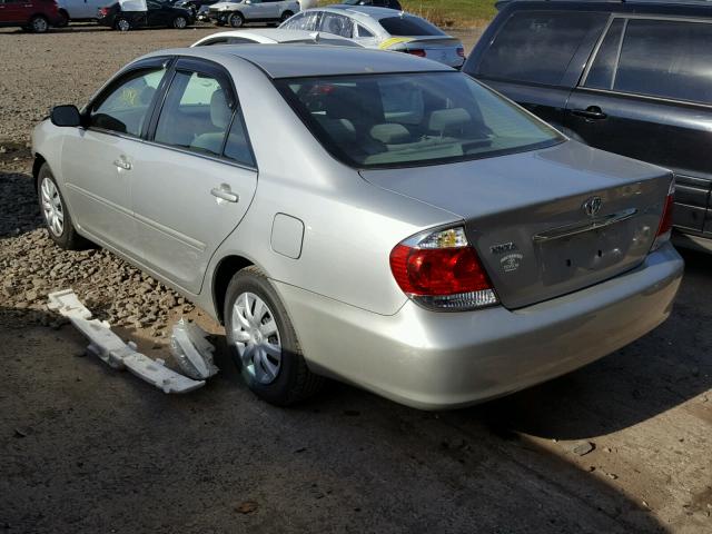 4T1BE32K25U632228 - 2005 TOYOTA CAMRY LE SILVER photo 3