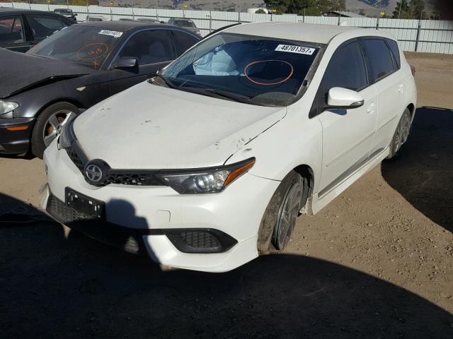 JTNKARJE1GJ503881 - 2016 TOYOTA SCION IM WHITE photo 2