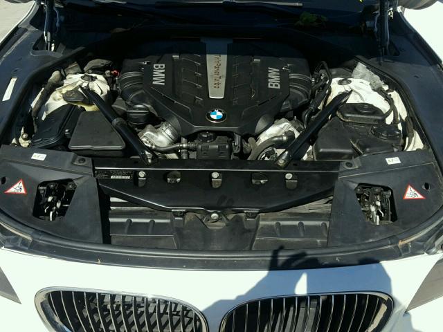 WBAKB8C56CC964580 - 2012 BMW 750LI WHITE photo 7