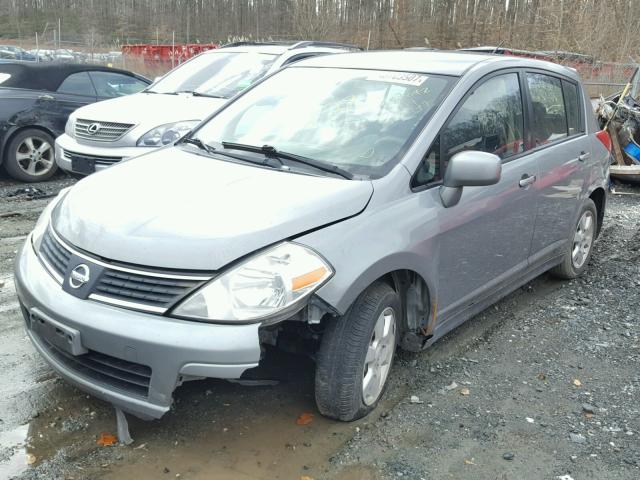 3N1BC13E87L457782 - 2007 NISSAN VERSA S GRAY photo 2