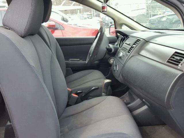 3N1BC13E87L457782 - 2007 NISSAN VERSA S GRAY photo 5