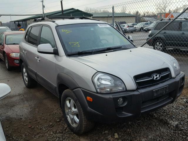 KM8JN12D65U054961 - 2005 HYUNDAI TUCSON GLS SILVER photo 1