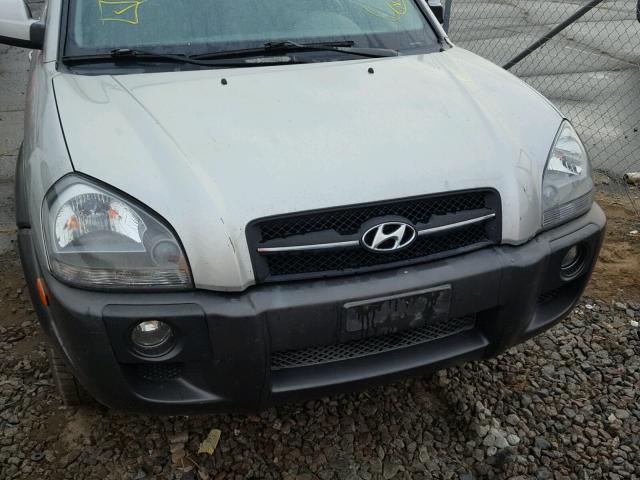 KM8JN12D65U054961 - 2005 HYUNDAI TUCSON GLS SILVER photo 9