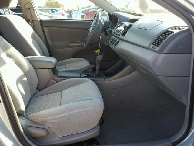 4T1BF32K03U049991 - 2003 TOYOTA CAMRY LE GRAY photo 5