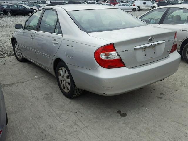 4T1BF30K52U008869 - 2002 TOYOTA CAMRY LE SILVER photo 3