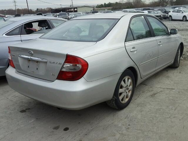 4T1BF30K52U008869 - 2002 TOYOTA CAMRY LE SILVER photo 4