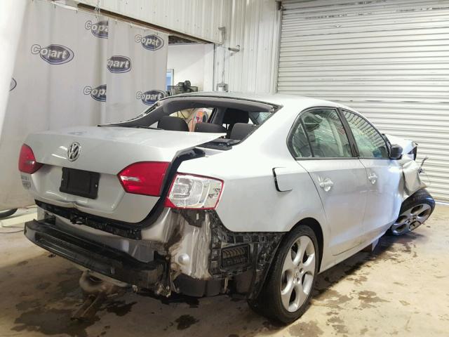 3VW2K7AJ4CM320830 - 2012 VOLKSWAGEN JETTA BASE SILVER photo 4