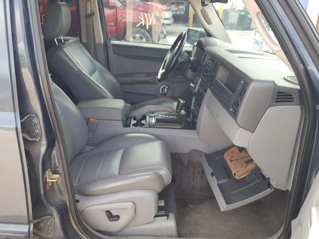 1J8HH48KX6C314151 - 2006 JEEP COMMANDER SILVER photo 5