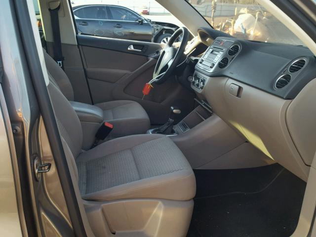 WVGBV7AX3AW516099 - 2010 VOLKSWAGEN TIGUAN SE 灰色 照片 5