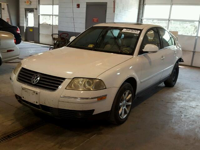 WVWPD63B04E221139 - 2004 VOLKSWAGEN PASSAT GLS WHITE photo 2