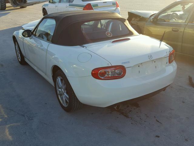 JM1NC25FX90202024 - 2009 MAZDA MX-5 MIATA WHITE photo 3