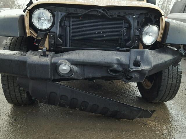 1C4AJWAGXFL714936 - 2015 JEEP WRANGLER S 棕色 照片 9