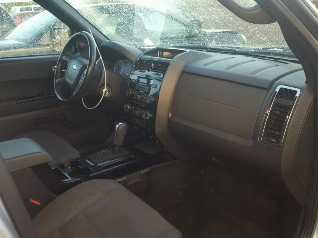 1FMCU9D78AKD03381 - 2010 FORD ESCAPE XLT SILVER photo 5