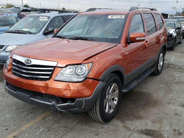 KNDJH741595015506 - 2009 KIA BORREGO LX ORANGE photo 2