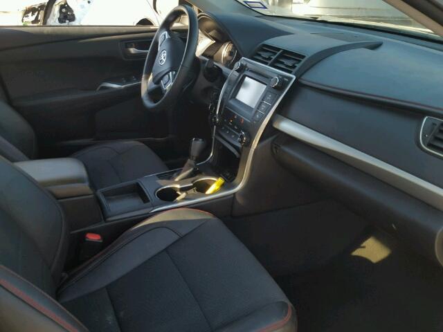 4T1BF1FK6GU250802 - 2016 TOYOTA CAMRY LE 灰色 照片 5