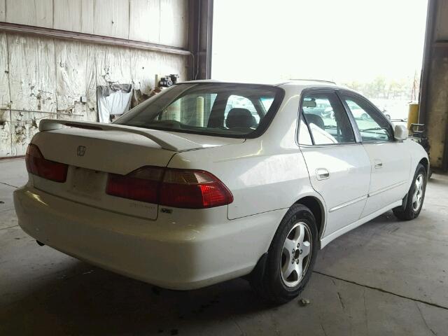 1HGCG1654YA054054 - 2000 HONDA ACCORD EX WHITE photo 4