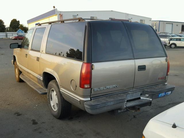 3GKFK16R8XG550931 - 1999 GMC SUBURBAN K GOLD photo 3