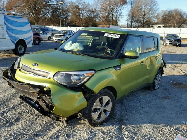 KNDJN2A22E7735188 - 2014 KIA SOUL GREEN photo 2